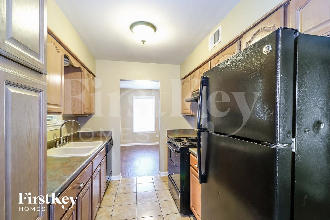 2426 Morning Vista Dr - Photo 5 of 15