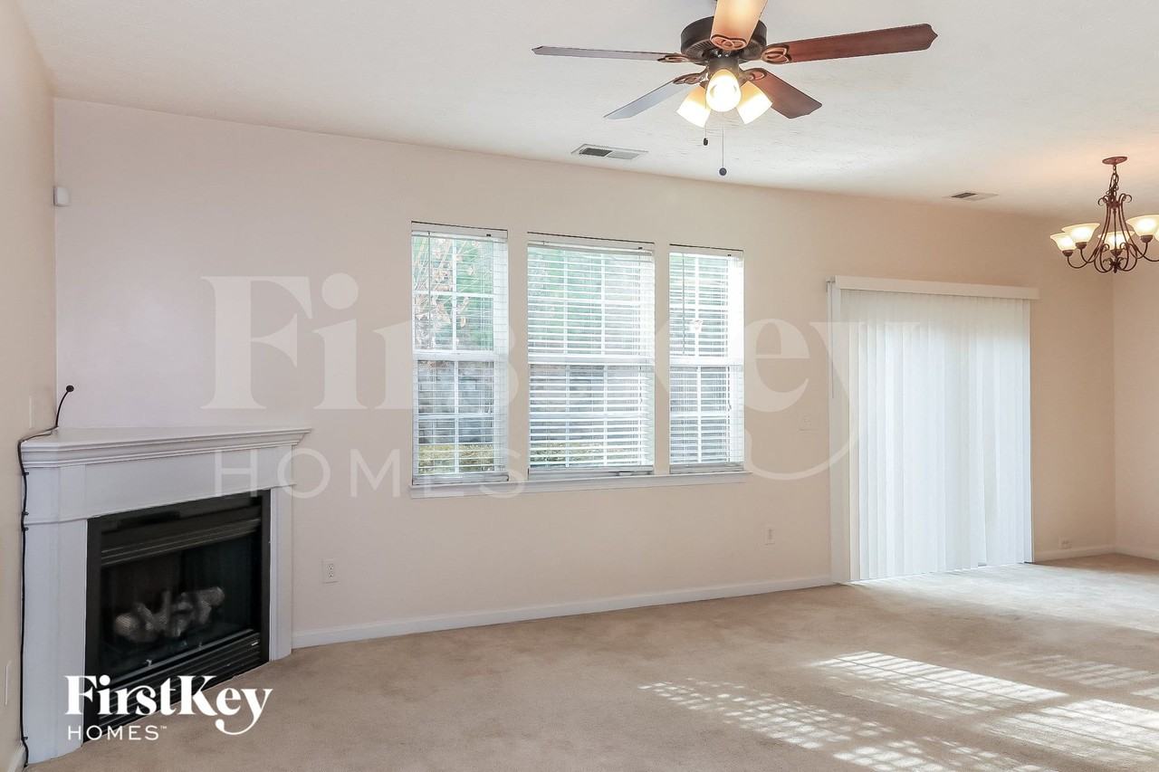 2267 Baker Station Dr - Photo 2 of 15