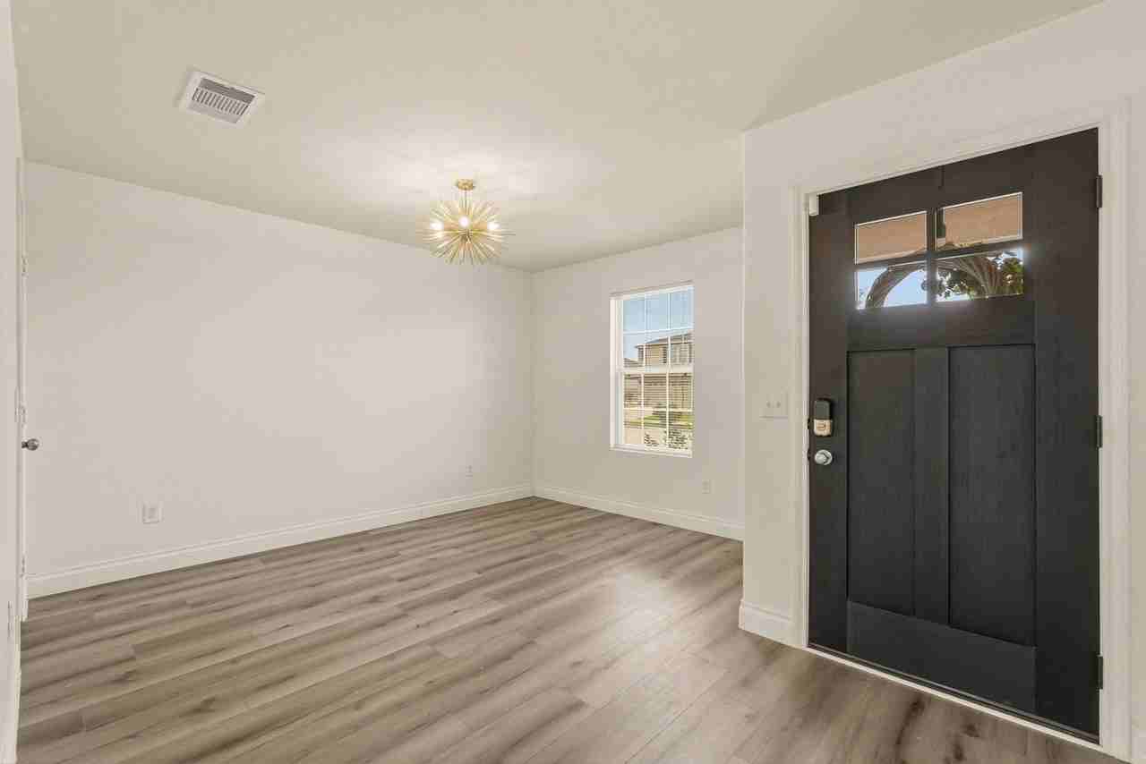 6810 Cortenridge Ln - Photo 5 of 27