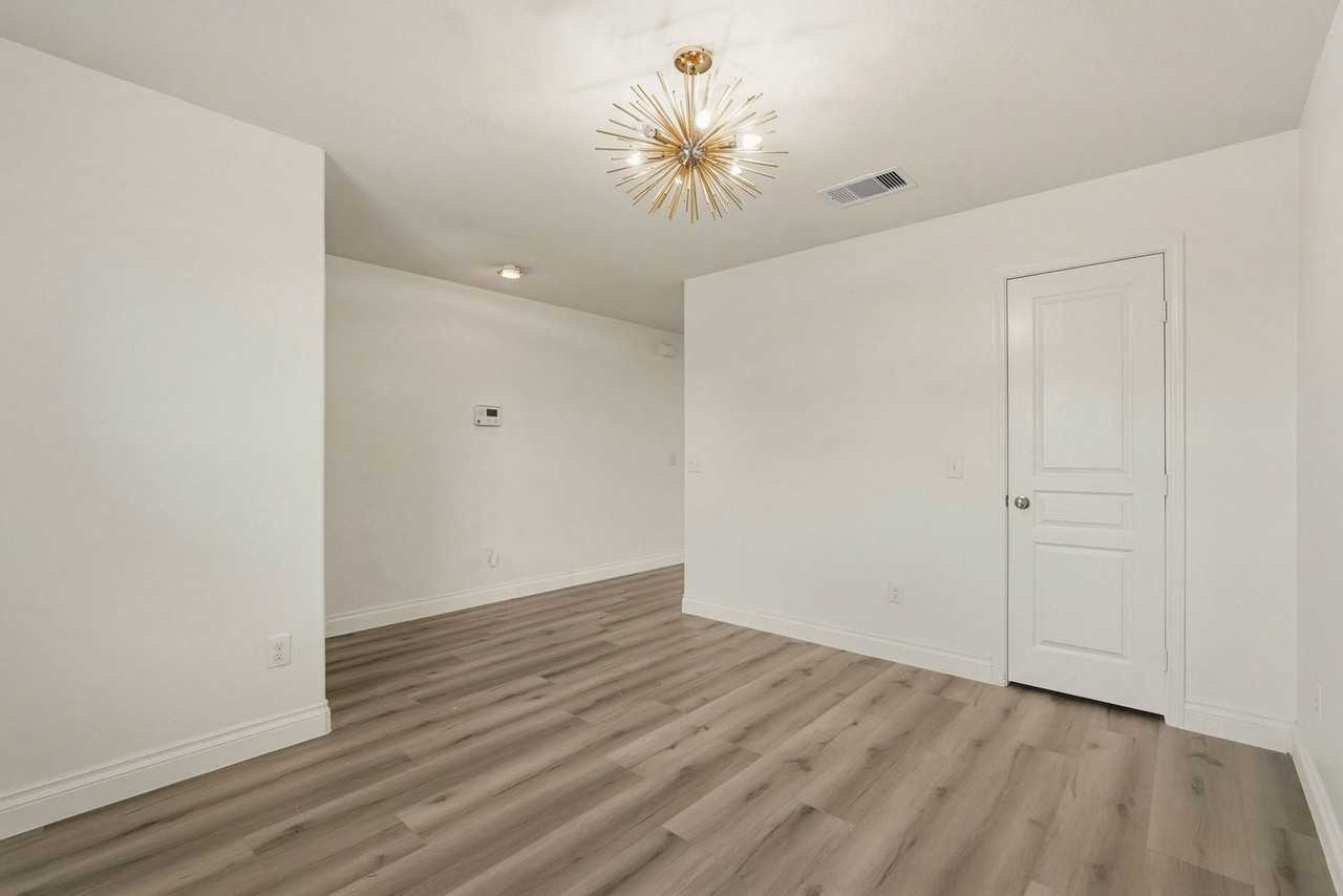 6810 Cortenridge Ln - Photo 6 of 27