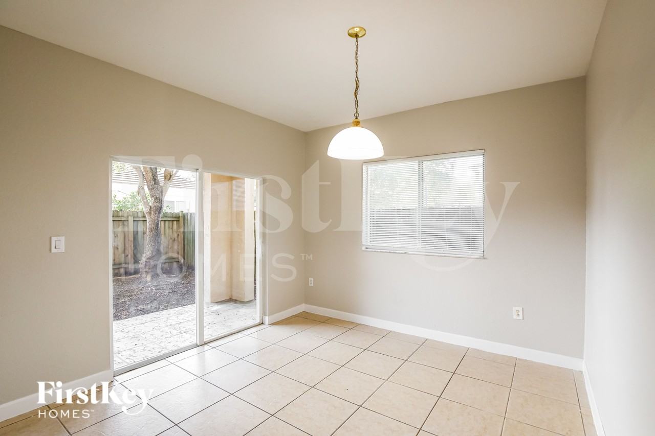 216 Seterrace - Photo 7 of 19