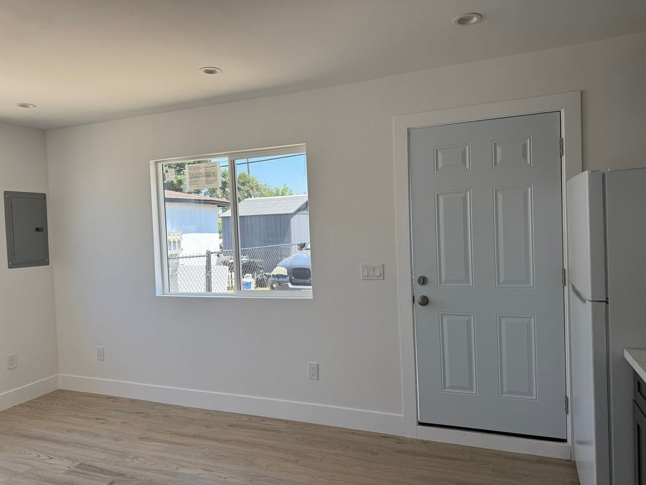 1204 S Spruce St - Photo 3 of 19