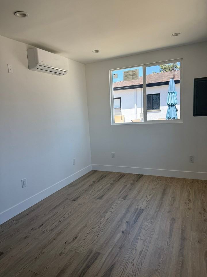 1204 S Spruce St - Photo 4 of 19