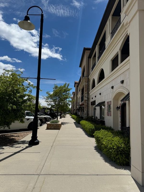 10927 N Town Center Blvd - Photo 2 of 50