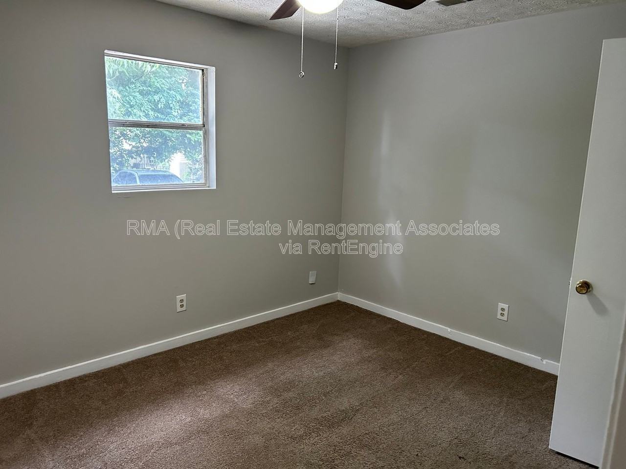 413 N Hill St #B - Photo 4 of 6