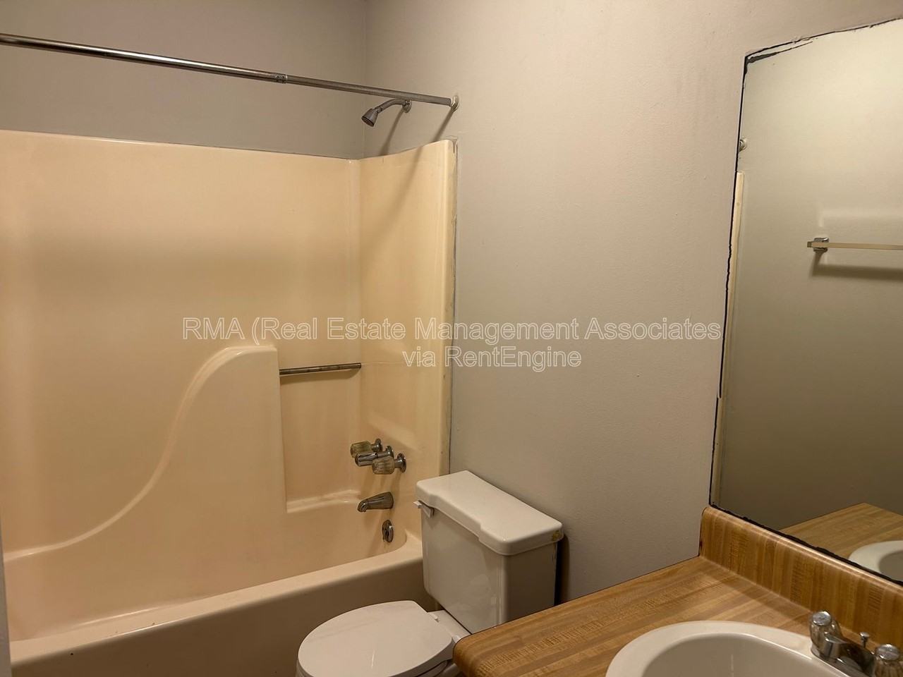 413 N Hill St #B - Photo 6 of 6