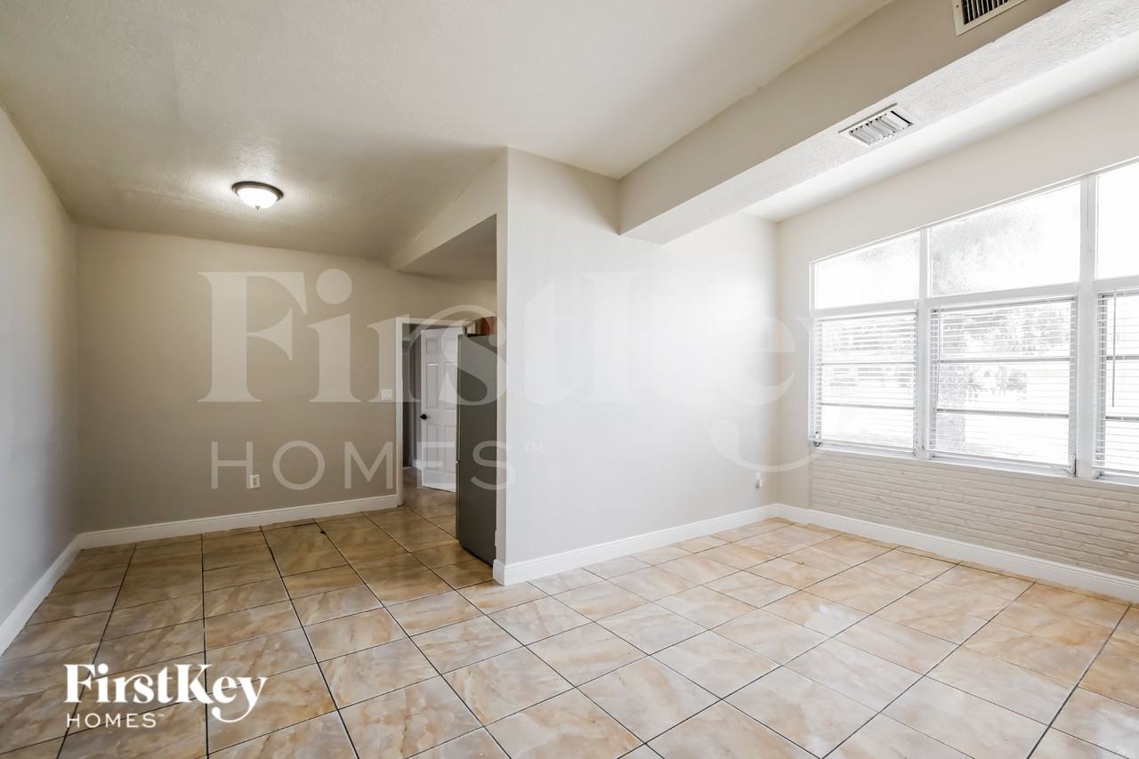 1900 Nw 187th St - Photo 5 of 19