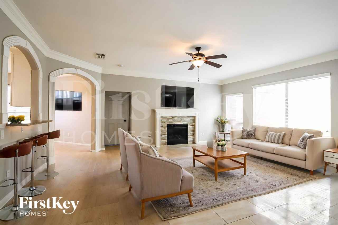 18222 Noble Forest Dr - Photo 4 of 19