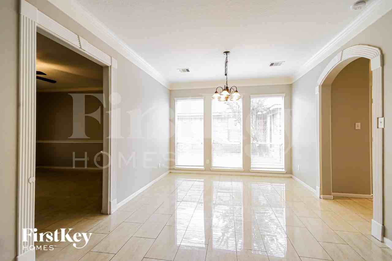 18222 Noble Forest Dr - Photo 5 of 19