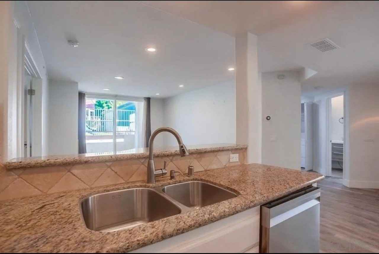 450 Stoney Point Way - Photo 6 of 37