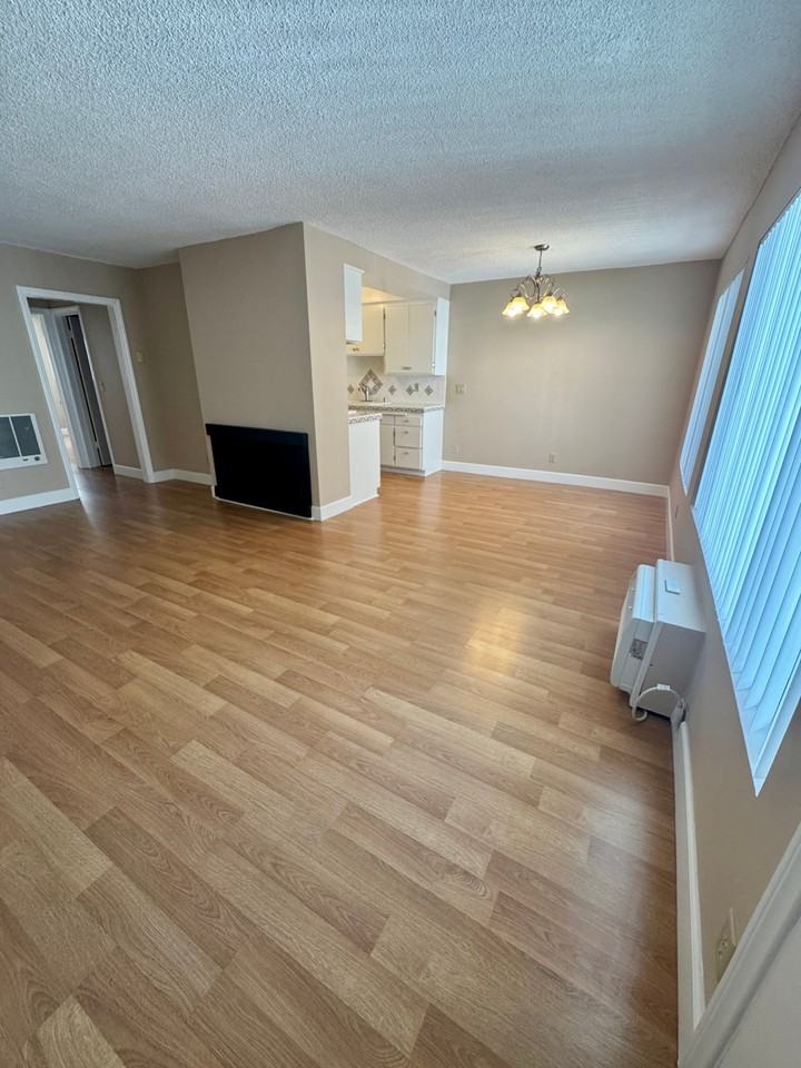 1800 Camden Ave #210