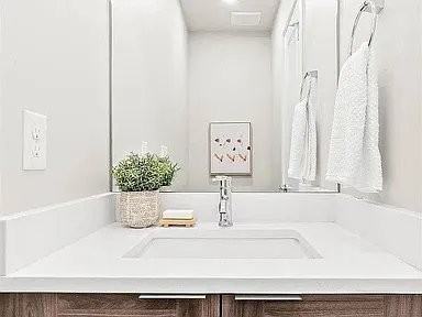 2828 Federal Blvd - Photo 6 of 11