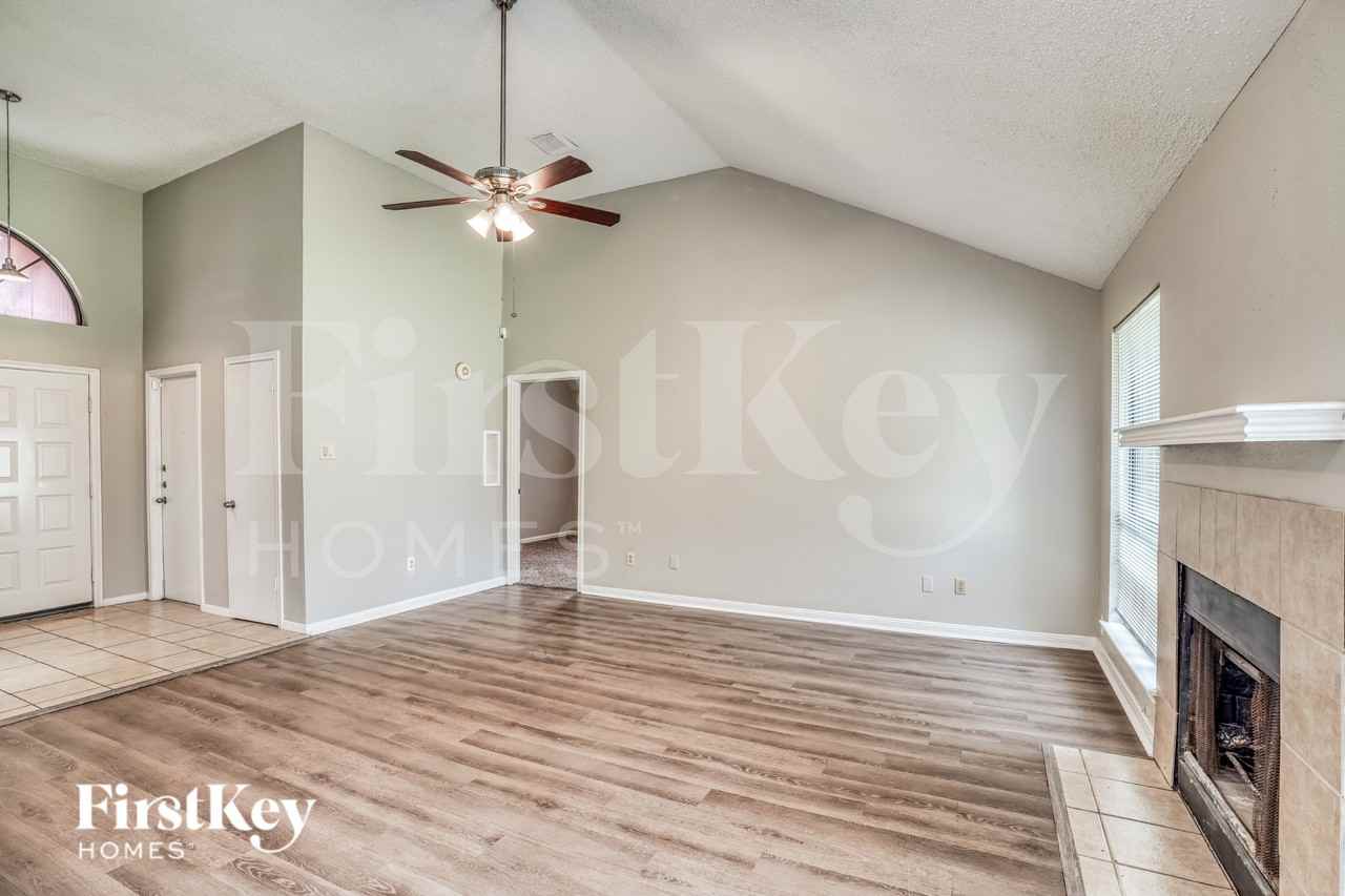 1055 Margate Dr - Photo 2 of 19