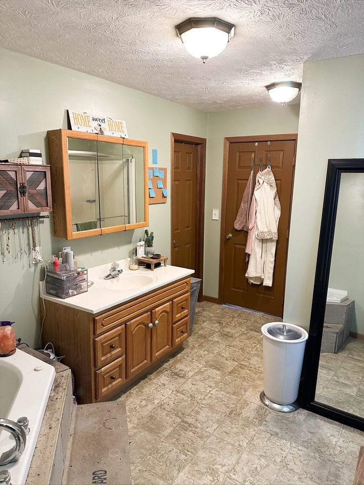 565 S 43rd St - Photo 7 of 15