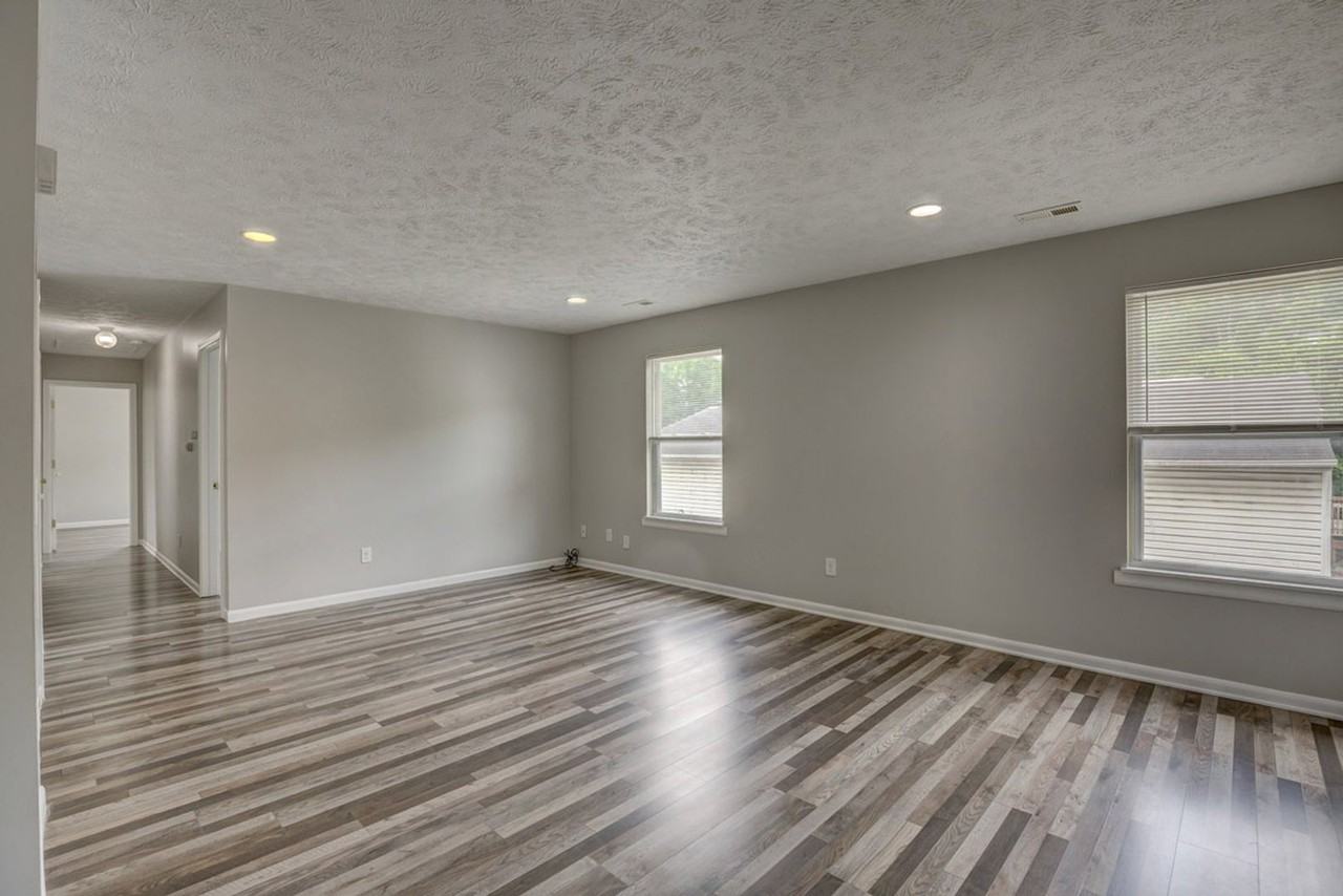 4489 Ammon Ave - Photo 4 of 15