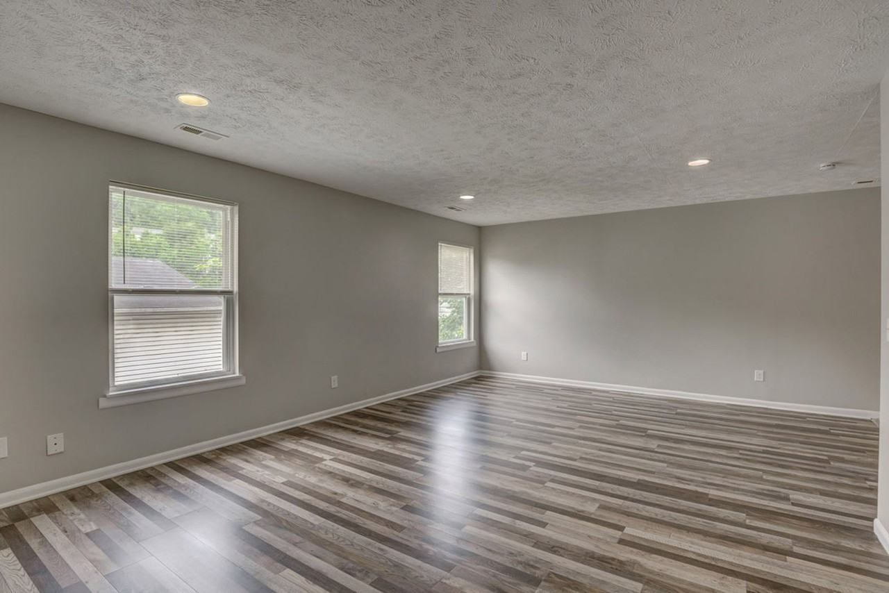 4489 Ammon Ave - Photo 6 of 15