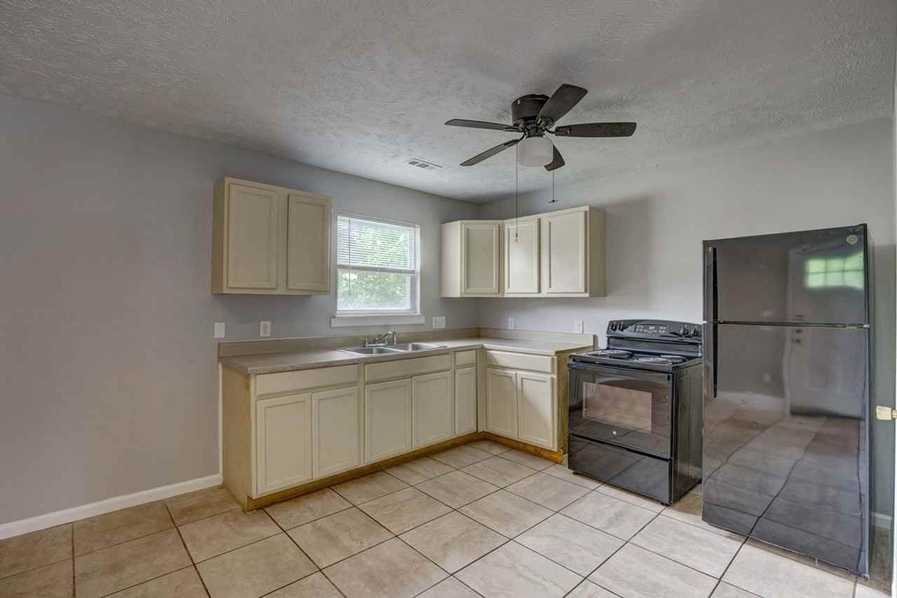 4489 Ammon Ave - Photo 7 of 15