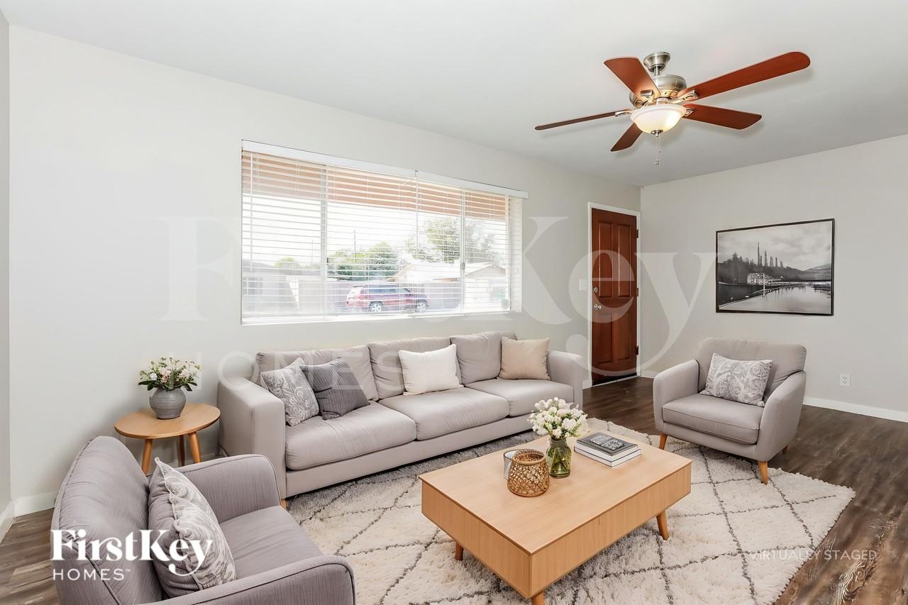 1010 W 4th Pl - Photo 3 of 19