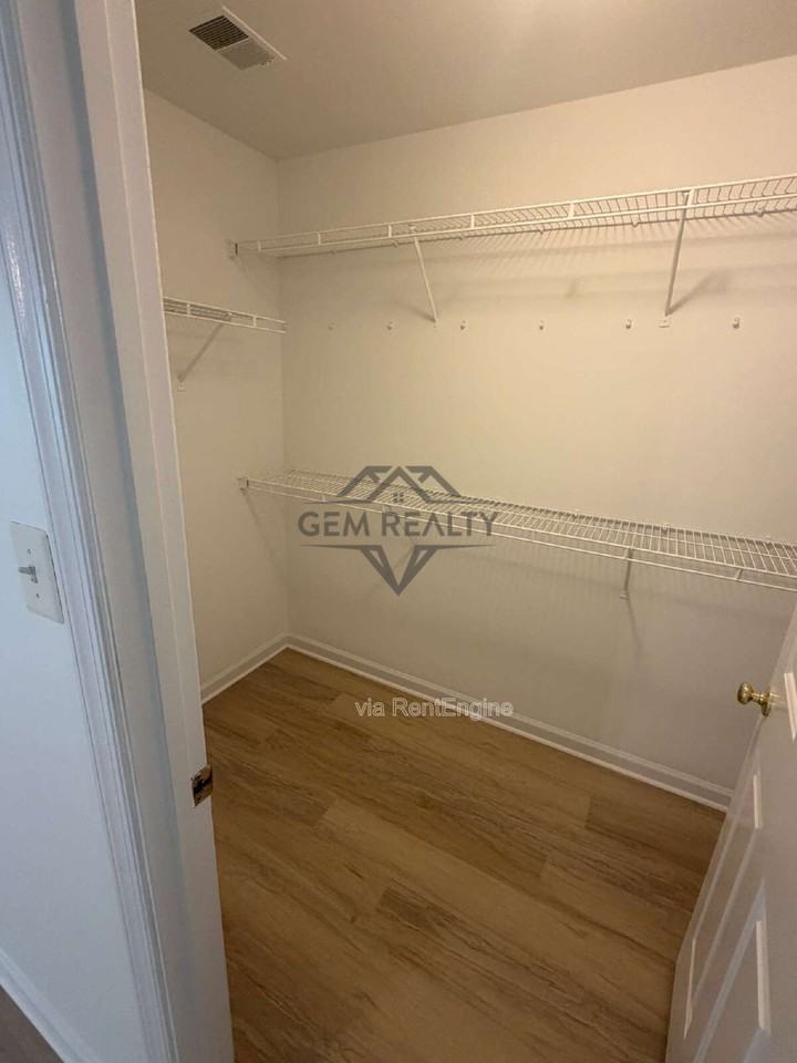 4710 Turnberry Dr - Photo 5 of 41