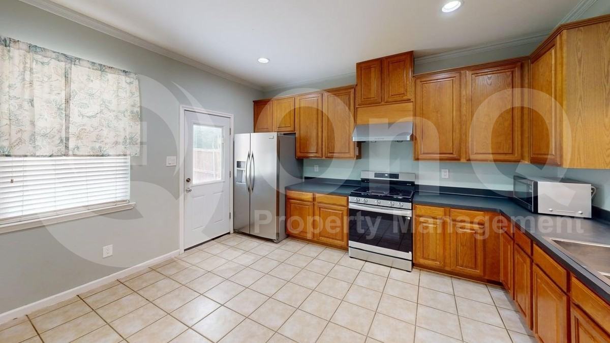 6513 Cartier Ct - Photo 5 of 20