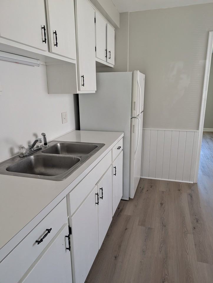 21712 Lakeview St - Photo 7 of 15
