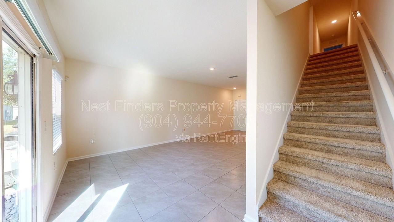 373 Aralia Ln - Photo 2 of 23