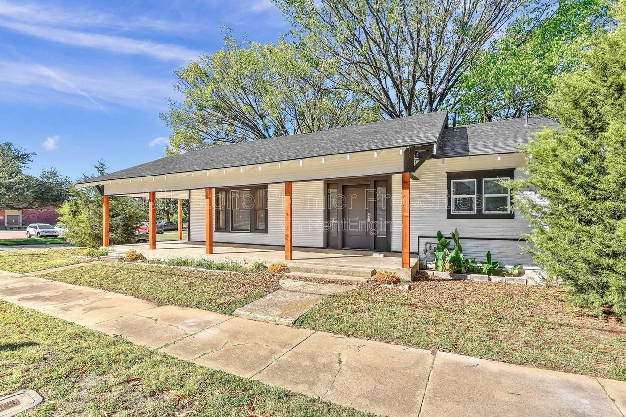 1115 S Rusk Ave - Photo 2 of 23