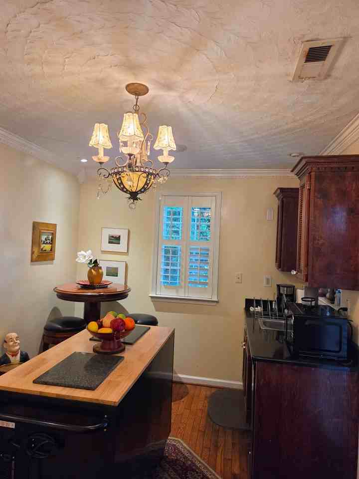 105 W Belvedere Rd - Photo 4 of 14