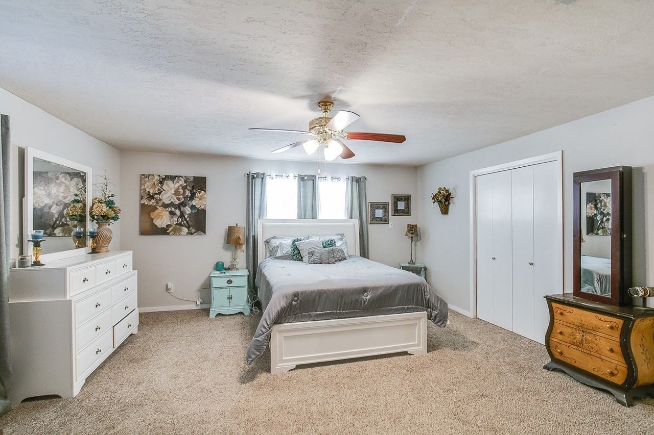 5207 Avenue K - Photo 6 of 13