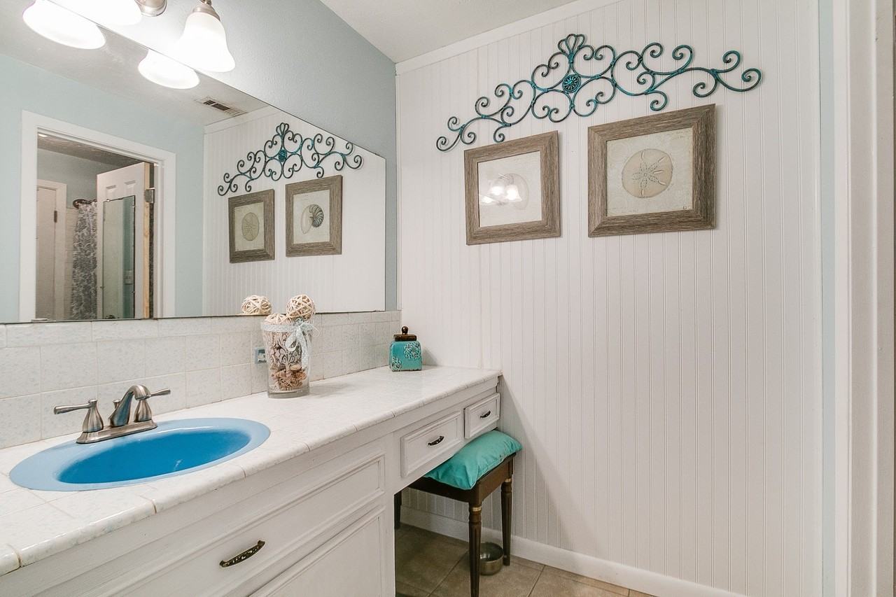 5207 Avenue K - Photo 7 of 13
