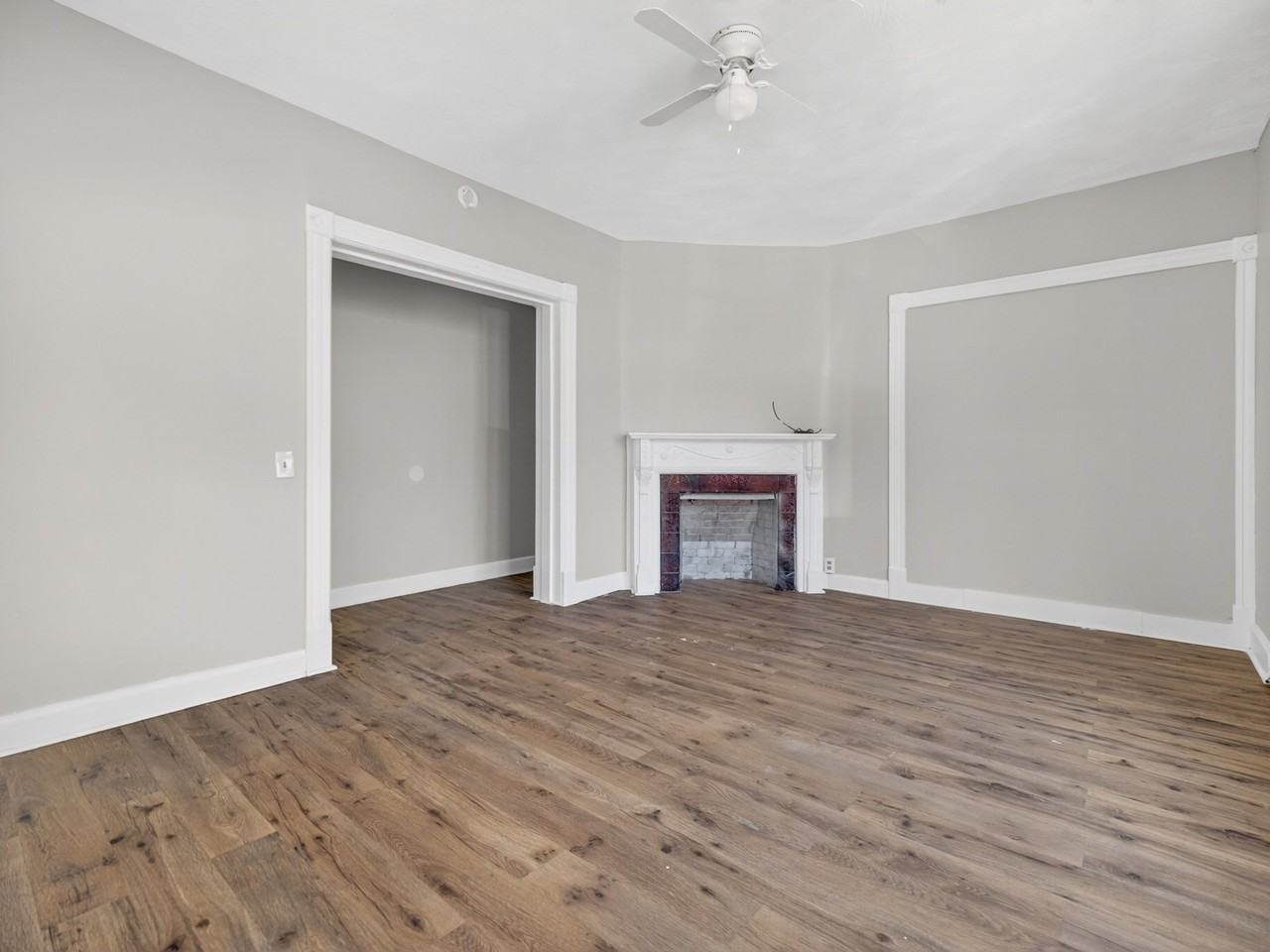 195197 Laurel Hill Ave - Photo 5 of 17