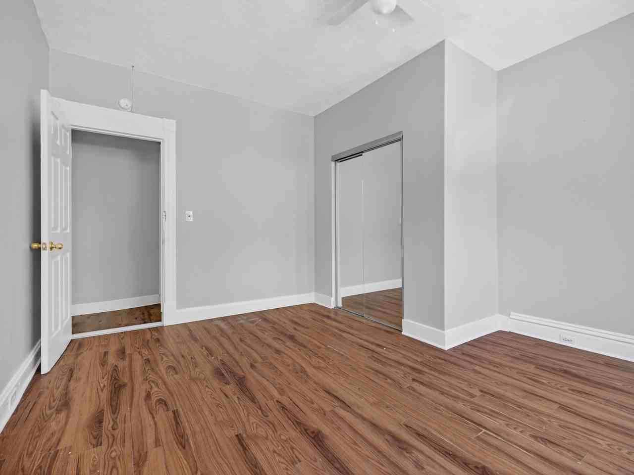 195197 Laurel Hill Ave - Photo 7 of 17