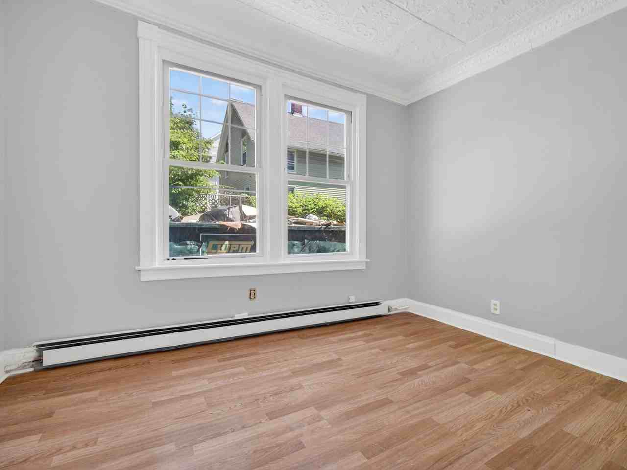 195 Laurel Hill Ave - Photo 7 of 14