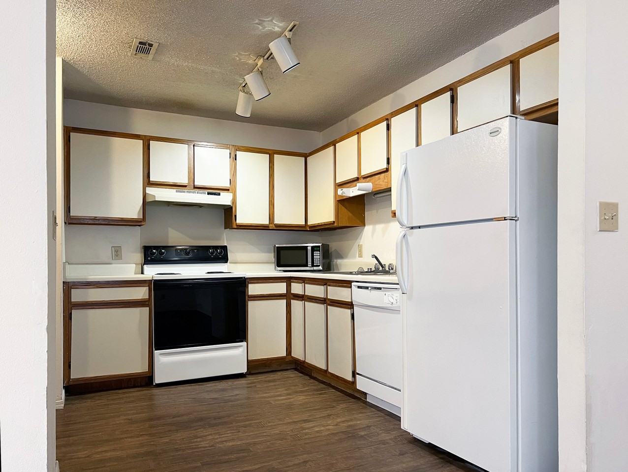 5900 Samantha St #A - Photo 4 of 13