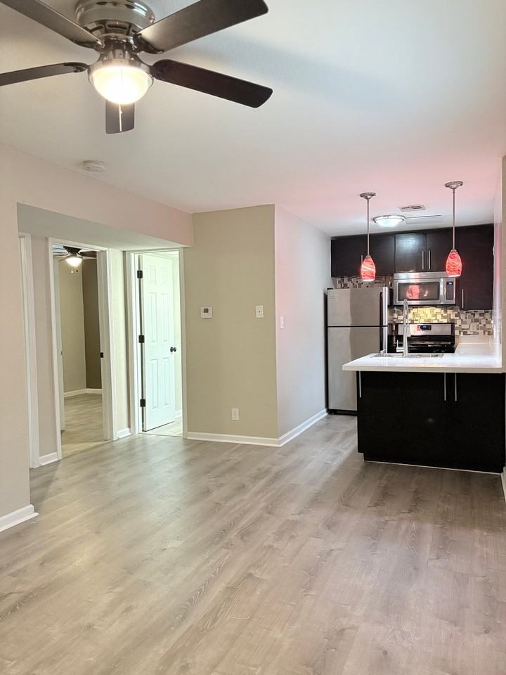109 E Quincy St #1 - Photo 3 of 15