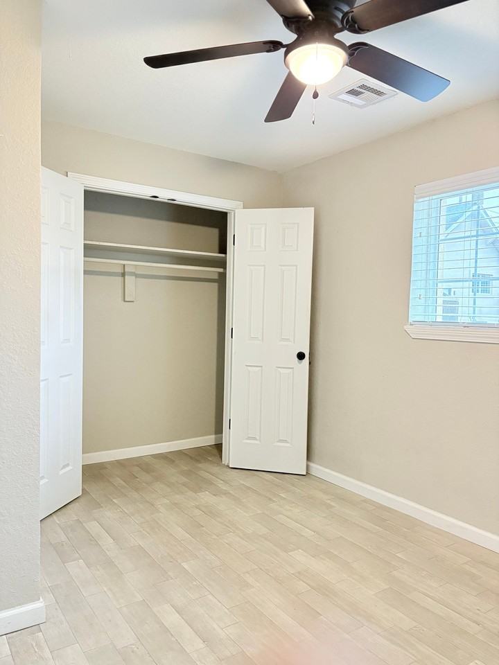 109 E Quincy St #1 - Photo 4 of 15