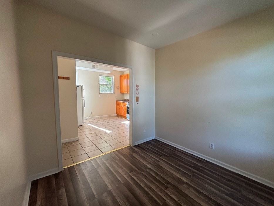 366 11th Ave - Photo 2 of 6