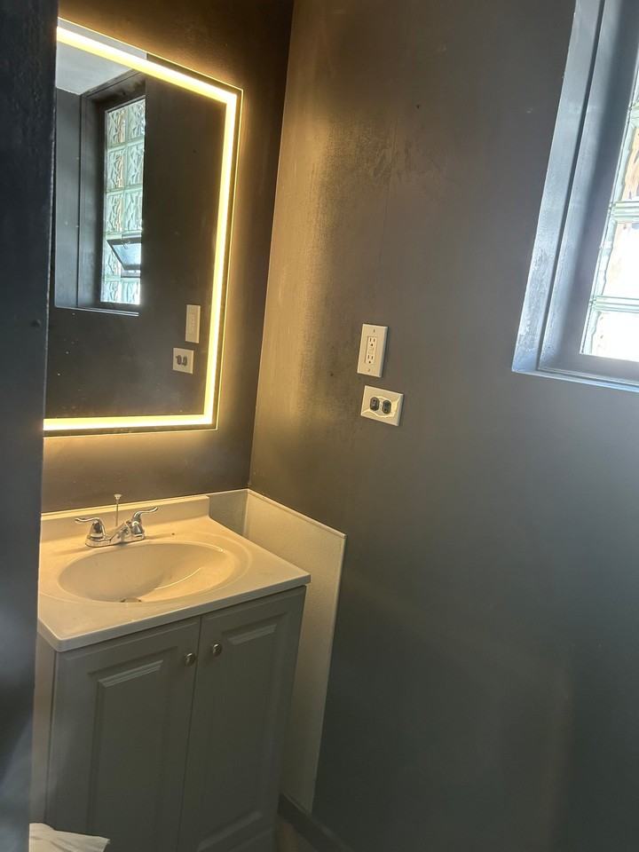 3530 Braddock St - Photo 2 of 9