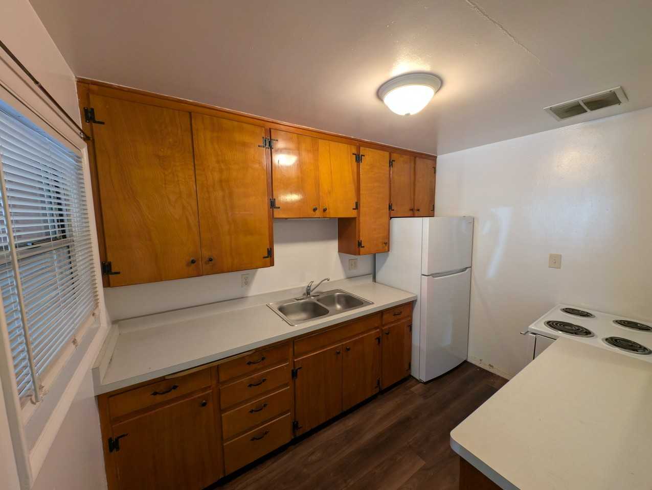 220 W 1st Ave #B - Photo 2 of 6