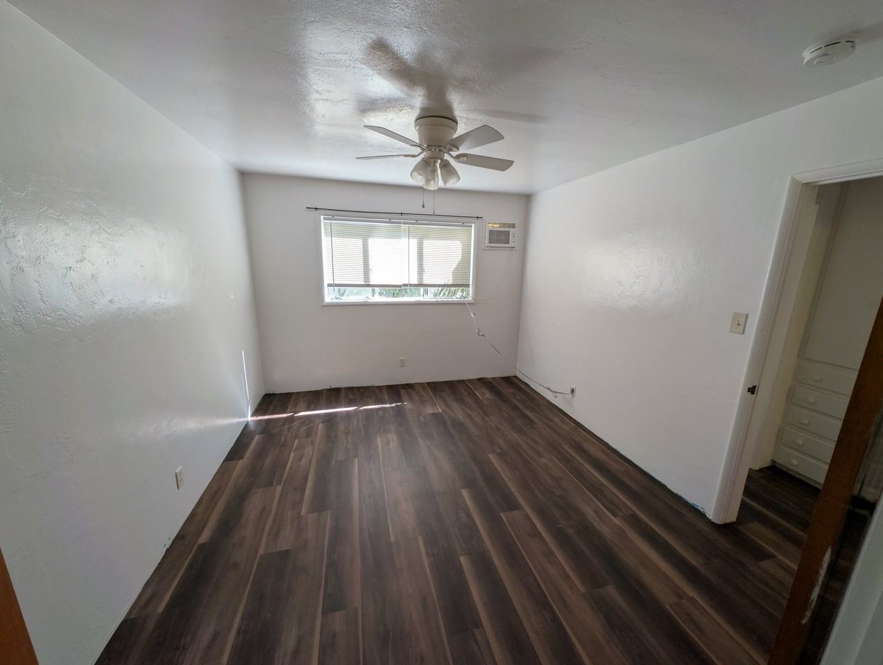 220 W 1st Ave #B - Photo 3 of 6