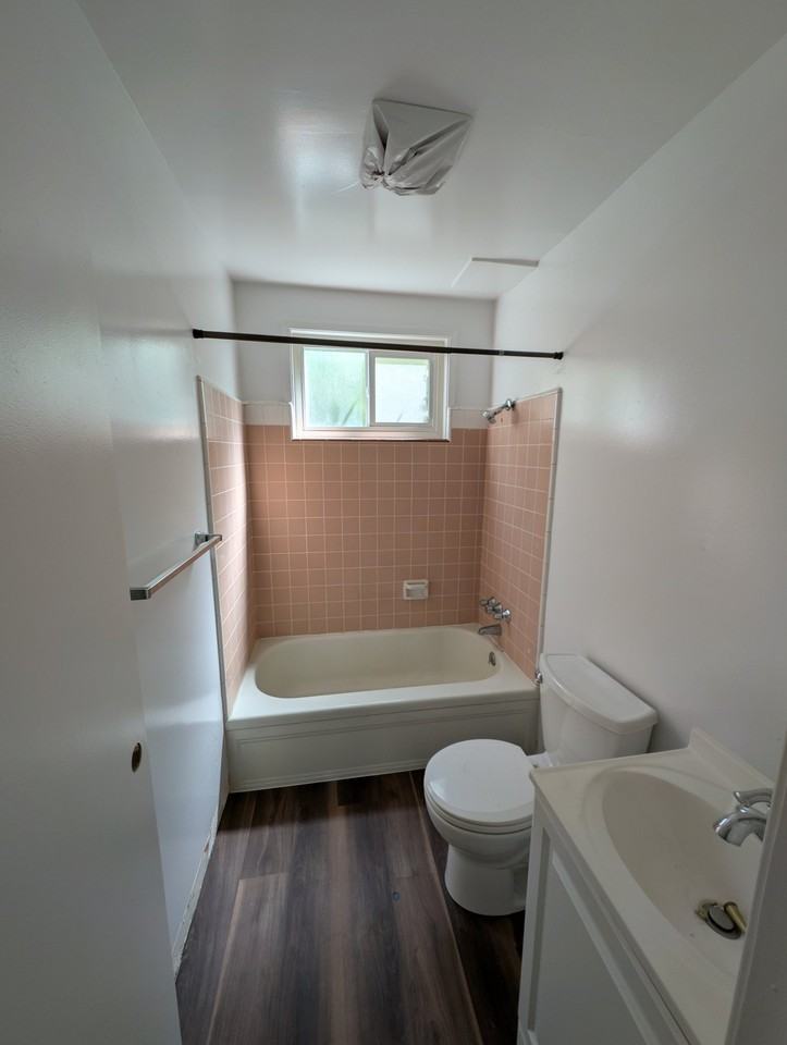 220 W 1st Ave #B - Photo 5 of 6
