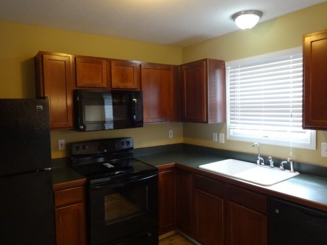 5785 Chase Run - Photo 3 of 16