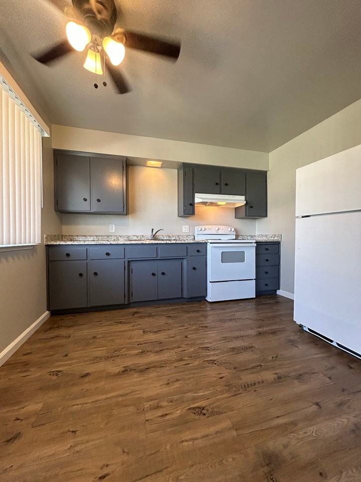 189 W Santa Ana Ave #F - Photo 3 of 16