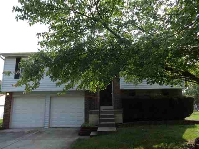 2400 Warfield Dr - Photo 2 of 15
