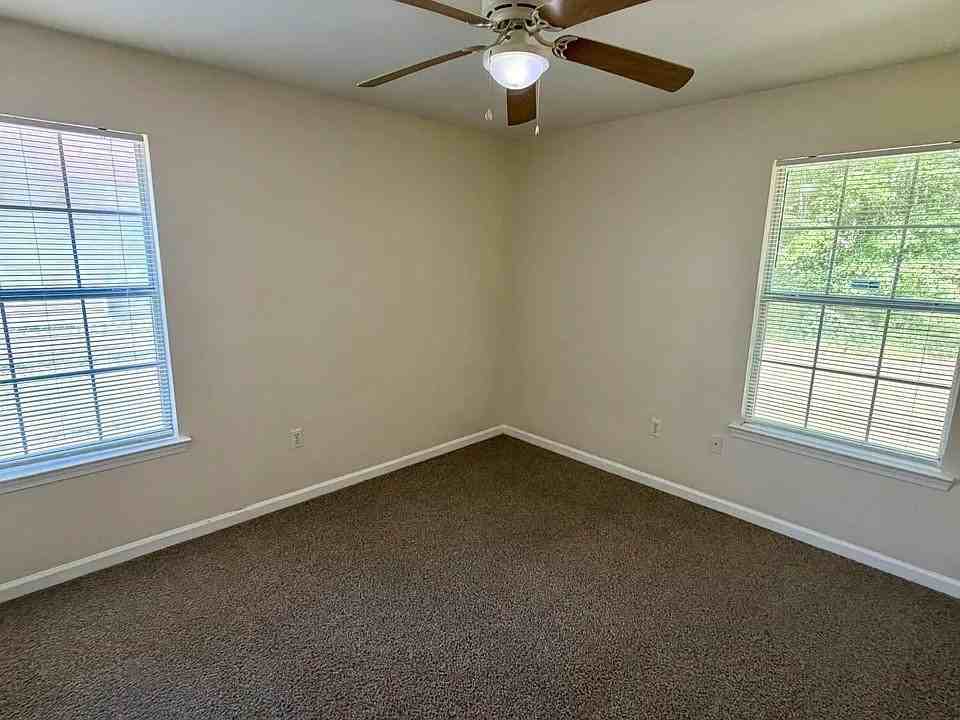 3000 53rd Ave - Photo 6 of 9