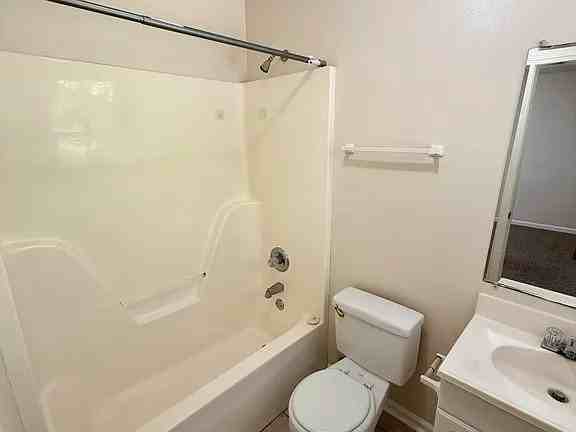 3000 53rd Ave - Photo 7 of 9