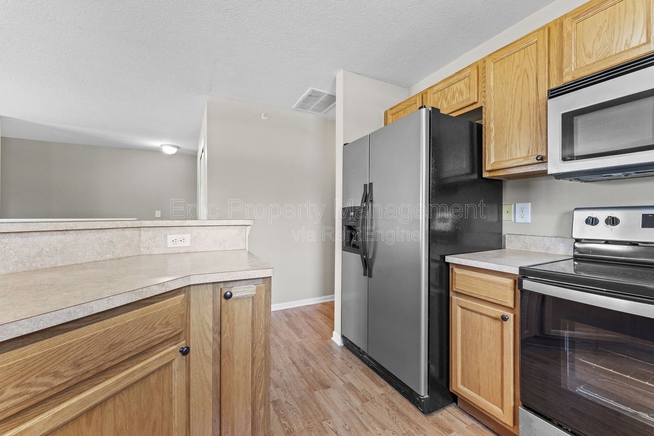 101 Taddeo Dr - Photo 4 of 17