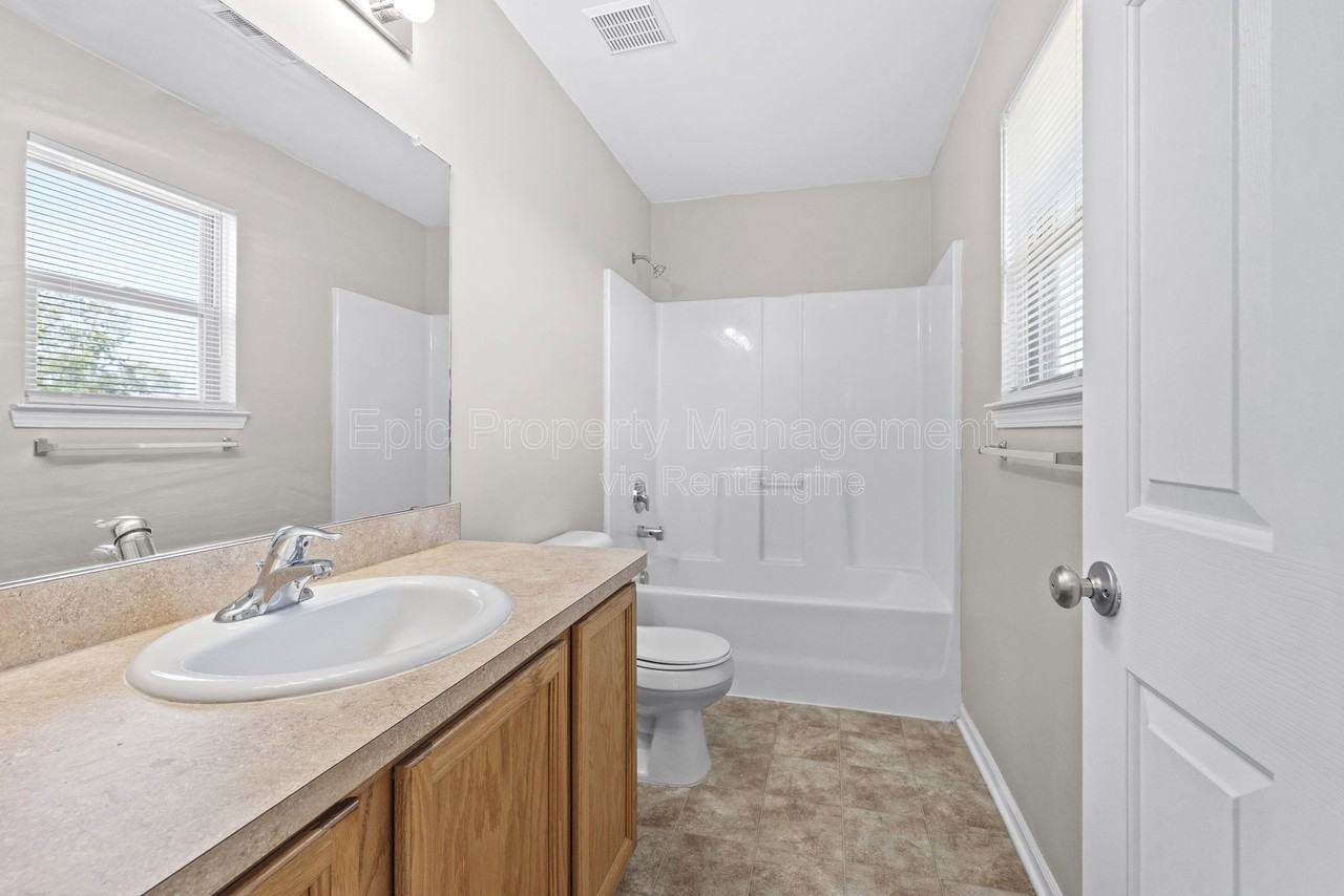 101 Taddeo Dr - Photo 5 of 17