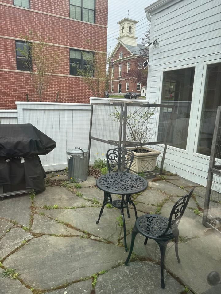 14 Center St - Photo 5 of 20