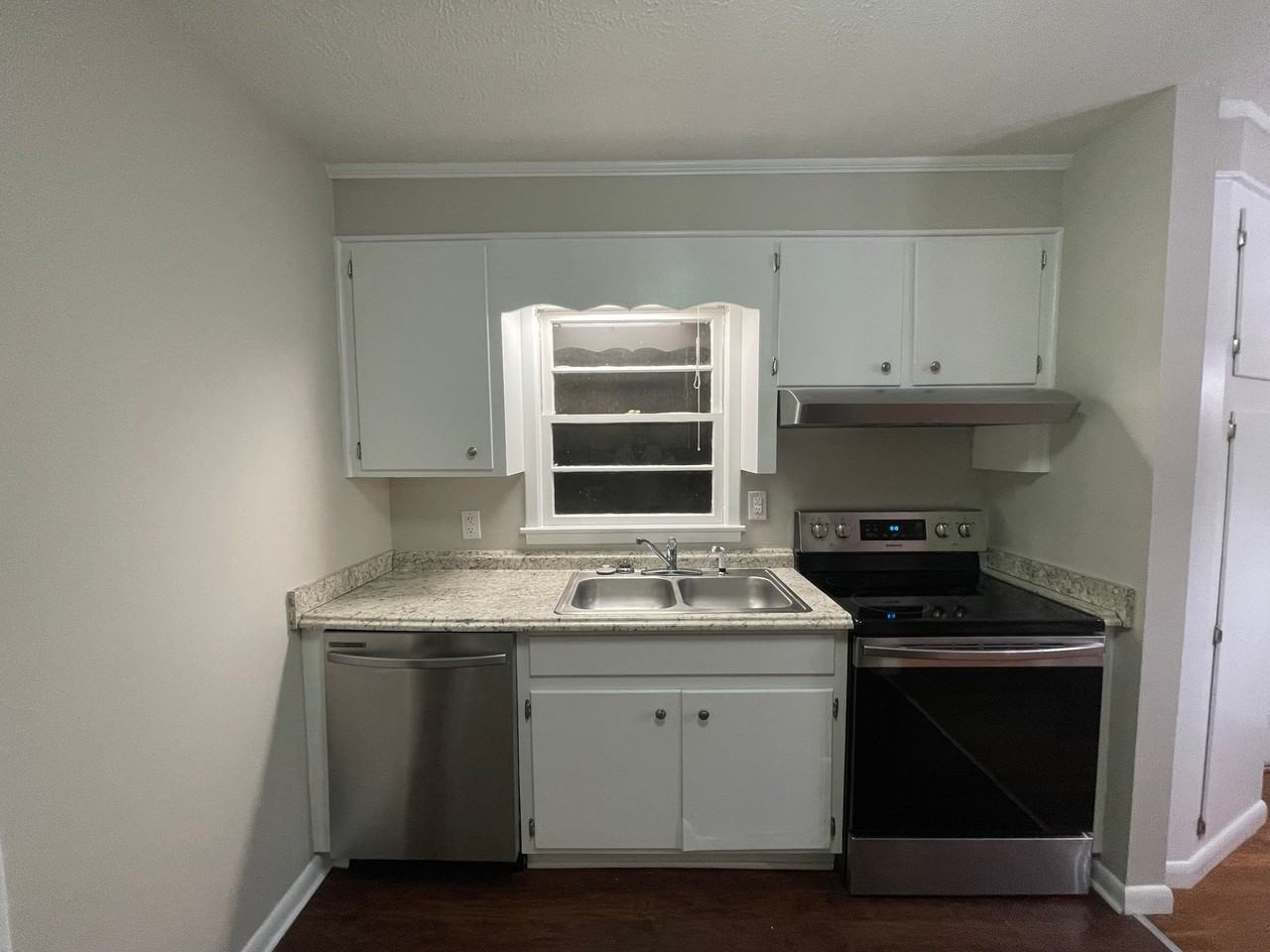 3635 Belair Rd - Photo 7 of 17